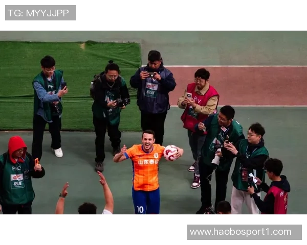 中超九月十月最佳球员候选名单揭晓莱昂纳多与卡扎伊什维利等八人入围